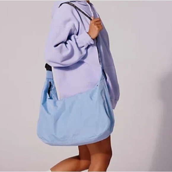 BAGGU Handbags - NWT BAGGU Large Crescent Bag- Serenity Blue